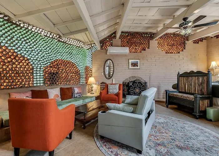 Enchanting Earth House With Kaleidoscope Glass Walls Near Saguaro National Park In Tucson, Arizona Holiday home Tucson