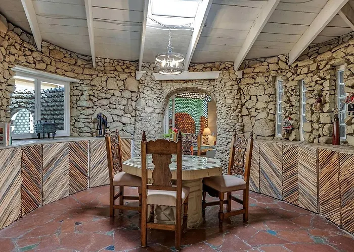 Holiday home Enchanting Earth House With Kaleidoscope Glass Walls Near Saguaro National Park In Tucson, Arizona *