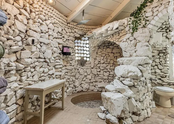Holiday home Enchanting Earth House With Kaleidoscope Glass Walls Near Saguaro National Park In Tucson, Arizona *