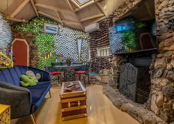 Holiday home Enchanting Earth House With Kaleidoscope Glass Walls Near Saguaro National Park In Tucson, Arizona Tucson