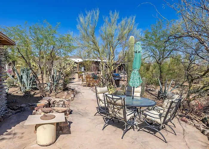 Holiday home Enchanting Earth House With Kaleidoscope Glass Walls Near Saguaro National Park In Tucson, Arizona